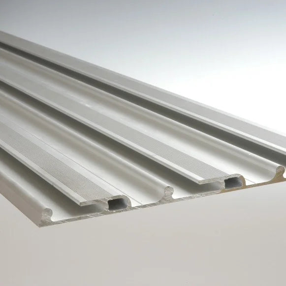 Extra skenor för Klasik Excellence pooltak i silver aluminium med matt textur